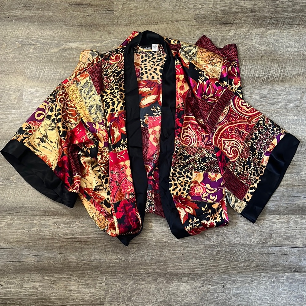 Fredricks Hollywood Kimono OS